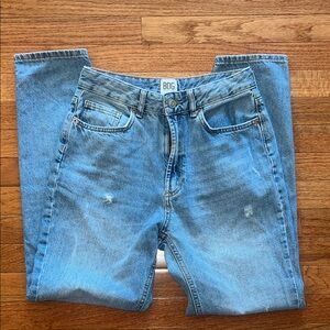 BDG Urban Outfitters Mom High Rise Light Wash Jeans Women’s Size 27
